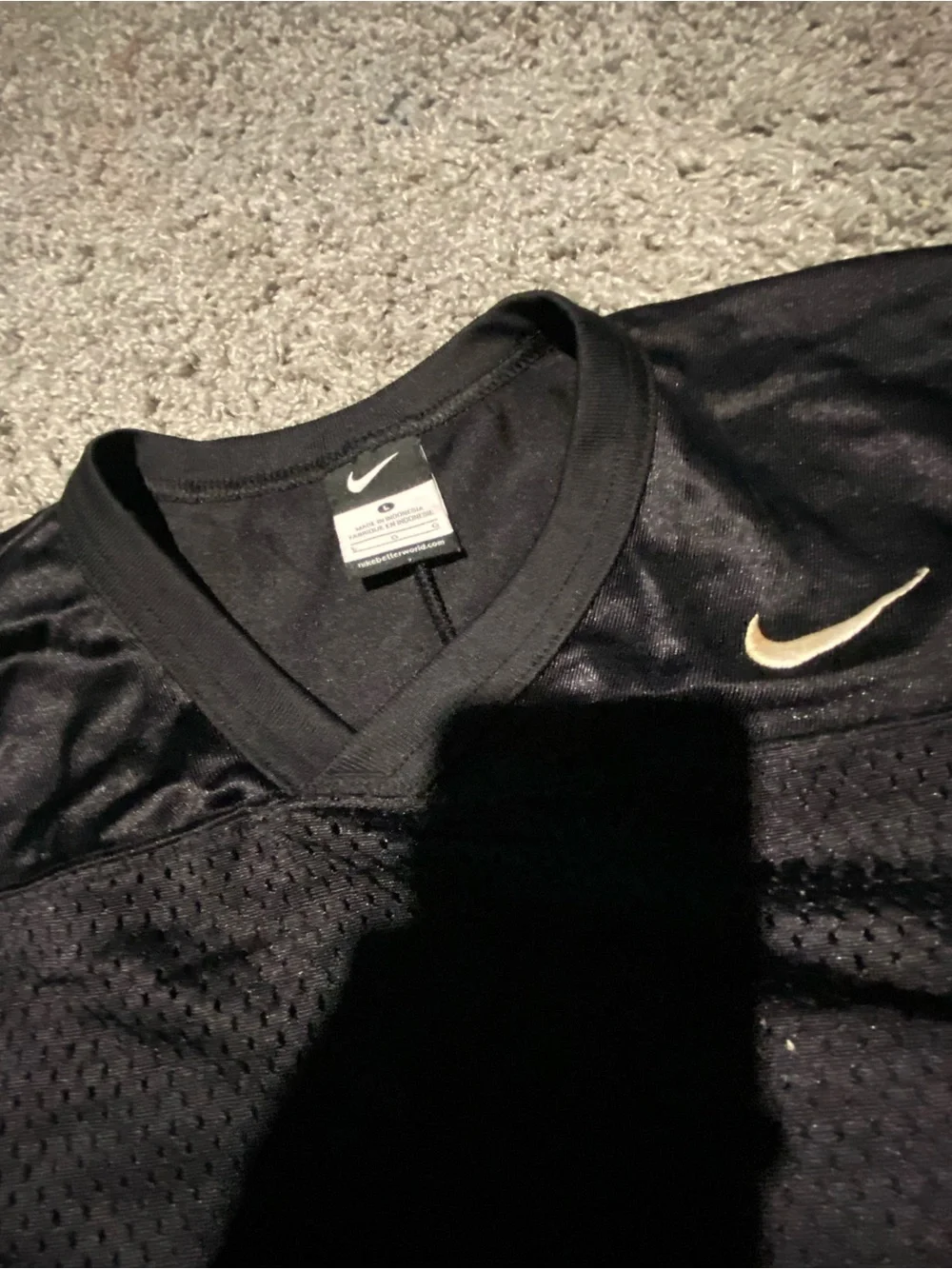 Nike Men’s Black Short-Sleeve Athletic Mesh Shirt jersey cropped